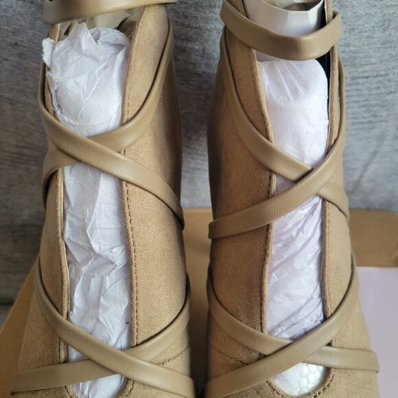 Journee Collection Women's Samara Bootie - Picture 3 of 6